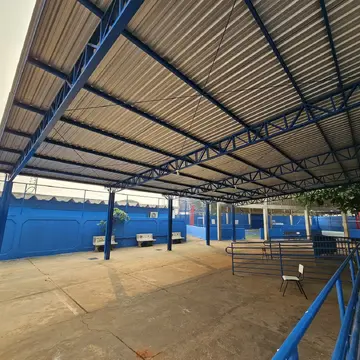 Cobertura metálica concluída